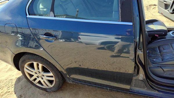 2006 Volkswagen Jetta Rear Door RH Blue — photo 4