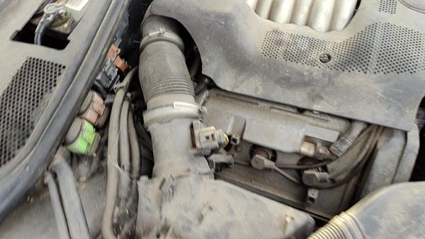 01-05 Vw Passat Complete Air Intake Cleaner Filter Box Housing With Tube 2.8L — photo 6