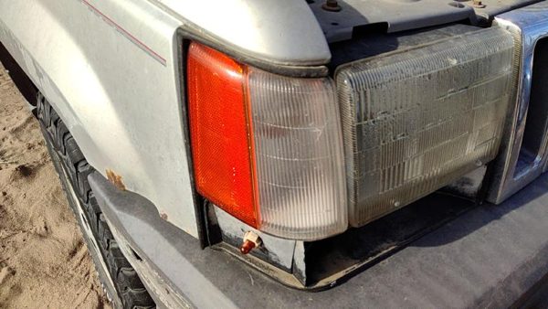 93-98 Grand Cherokee Passenger Right Front Turn Signal Light Lamp Fender Mounted — photo 2