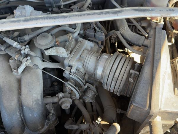 1995-1999 Nissan Maxima Throttle Body Valve Oem With Sensors 3.0L Mt 1611843U01 — photo 2