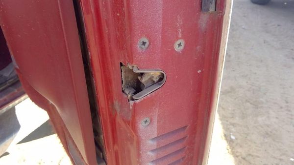 1989 Ford F350 Passenger Right Front Door Latch Mechanism W/ Inside Handle Lock — photo 3