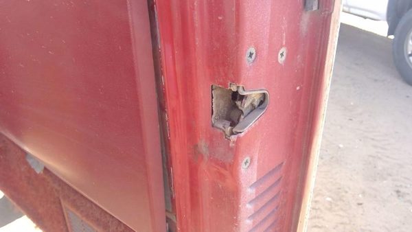 1989 Ford F350 Passenger Right Front Door Latch Mechanism W/ Inside Handle Lock — photo 2