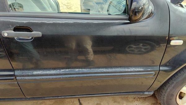 1999 Mercedes-Benz ML320 Front Door RH — photo 2