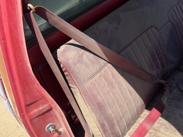 1990 Chevy S10 Pickup Passenger Right Front Seat Belt Retractor Oem Shoulder Red — photo 2