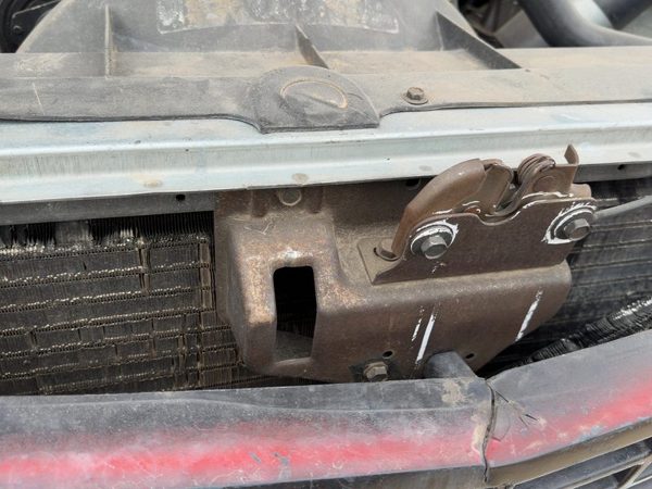 1988-1999 Chevy Silverado 1500 Hood Latch Assembly With Bracket Oem 15029224 — photo 2