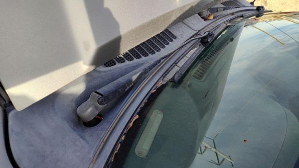 2000-2004 Nissan Xterra Driver Left Windshield Wiper Arm Oem Blade Lever Xe — photo 1
