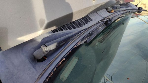 2000-2004 Nissan Xterra Driver Left Windshield Wiper Arm Oem Blade Lever Xe — photo 2