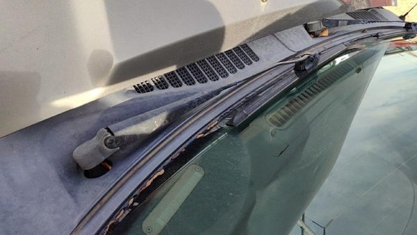 2000-2004 Nissan Xterra Driver Left Windshield Wiper Arm Oem Blade Lever Xe — photo 3