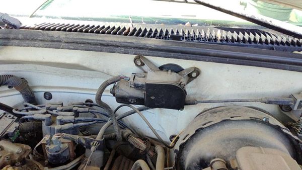 1988-1999 Chevy Silverado 1500 Windshield Wiper Motor Oem 12368702 — photo 2