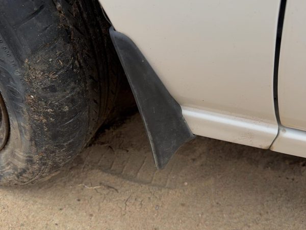 00-01 Camry Driver Left Moulding From Fender Oem Trim Strip Beige Japan Built — photo 1