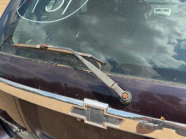 05-06 Chevy Equinox Back Glass Wiper Arm Oem Rear Window Blade Liftgate Hatch — photo 2