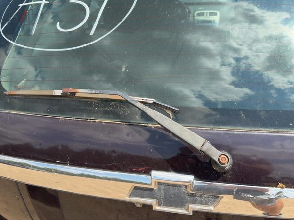 05-06 Chevy Equinox Back Glass Wiper Arm Oem Rear Window Blade Liftgate Hatch — photo 3