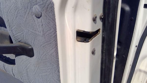 92-14 Van E150 Passenger Right Rear Door Latch With Rods/Cables Assembly Back — photo 3