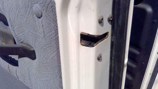 92-14 Van E150 Passenger Right Rear Door Latch With Rods/Cables Assembly Back — photo 5