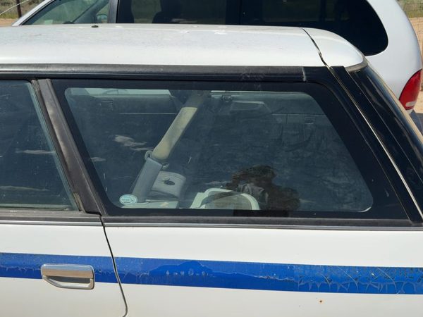 90-94 Legacy RHD Driver Left Rear Quarter Glass Back Side Window 65250Aa010Na — photo 2