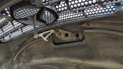 1998-1999 Mercedes Ml320 Hood Latch Assembly With Bracket Oem 1636200316