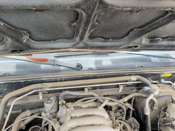 1998-2004 Isuzu Rodeo Windshield Wiper Cowl Vent Trim Panel Oem Cover — photo 4