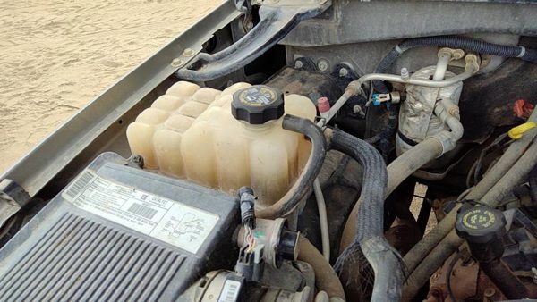 99-07 Chevy Silverado 2500 Coolant Reservoir Radiator Overflow Tank Bottle Oem — photo 2