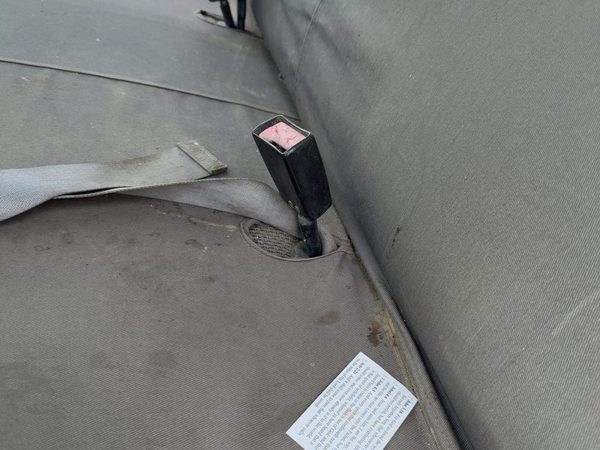 2001-2007 Ford F350 Driver Left Front Seat Belt Buckle Receiver Oem Gray — photo 4