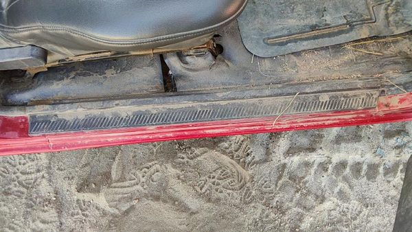 86-97 Nissan Hardbody Passenger Right Lower Sill Step Moulding Trim Panel Gray — photo 1