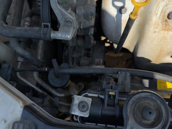 2001-2006 Hyundai Elantra Alternator 2.0L 3730022600 — photo 2