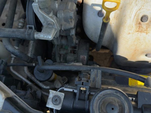 2001-2006 Hyundai Elantra Alternator 2.0L 3730022600 — photo 4