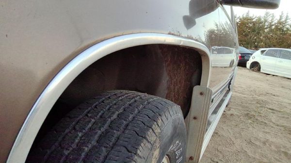 1992-1999 Chevy Suburban Driver Left Front Wheel Flare Moulding Oem Fender — photo 4