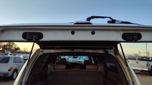 2000-2004 Chevy Suburban Back Hatch Lift Gate Door Latch With Rods/Cables Back — photo 1
