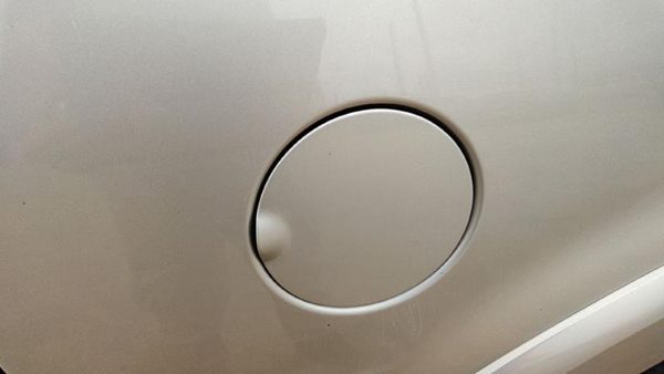 2003 Lincoln Aviator Fuel Tank Door Silver Jp 5l2z78405a26a — photo 2