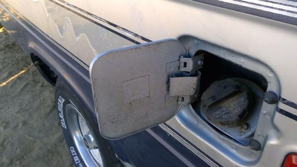 1985-1995 Chevy G20 Van Fuel Tank Door With Hinge Gas Lid Oem Filler — photo 8