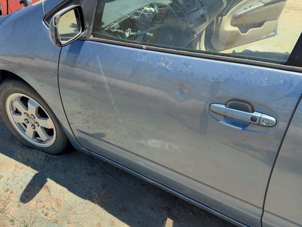 2005 Toyota Prius Front Door LH Blue 8S2 — photo 2