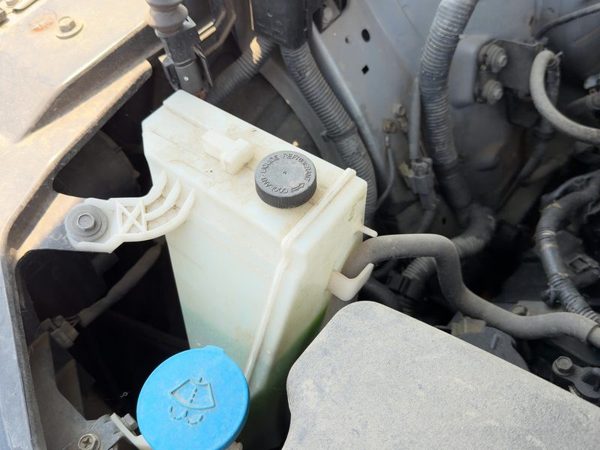 2003-2005 Infinity Fx45 Coolant Reservoir Radiator Overflow Tank Bottle Oem 4.5L — photo 1
