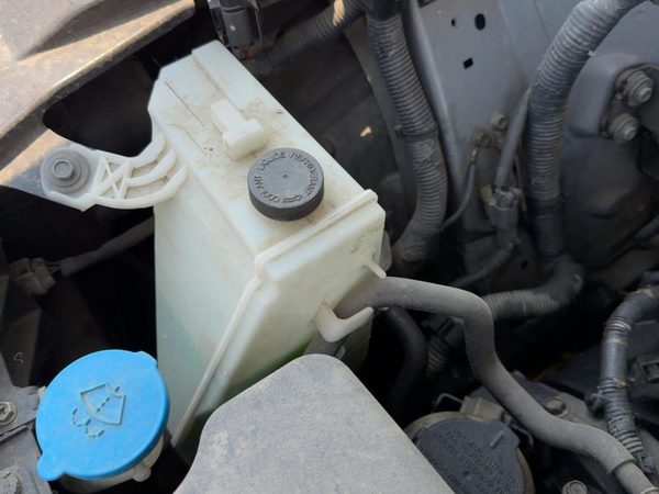 2003-2005 Infinity Fx45 Coolant Reservoir Radiator Overflow Tank Bottle Oem 4.5L — photo 2