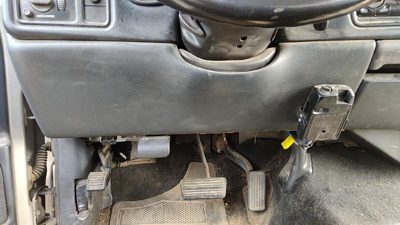 2000-02 Sierra 2500 Hd Lower Dash Under Knee Bolster Trim Panel Oem Graphite 12d