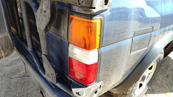 1987-1995 Nissan Pathfinder Passenger Right Tail Light Brake Lamp Oem Rear — photo 1