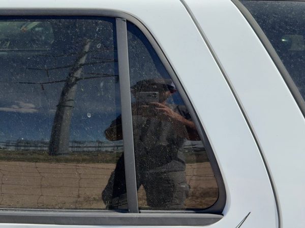 95-05 S10 Blazer Driver Left Rear Vent Window Back Door Glass With Frame Oem — photo 1