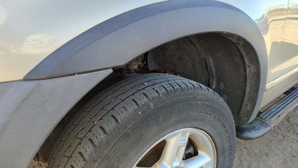 2003-2004 Ford Explorer Driver Left Front Wheel Flare Moulding Oem Fender — photo 4