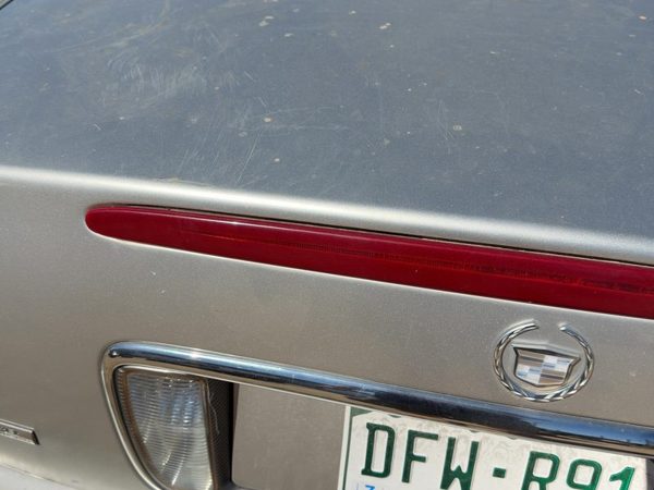 2005 Cadillac Deville 3rd Brake Light Avoidance Lamp — photo 6