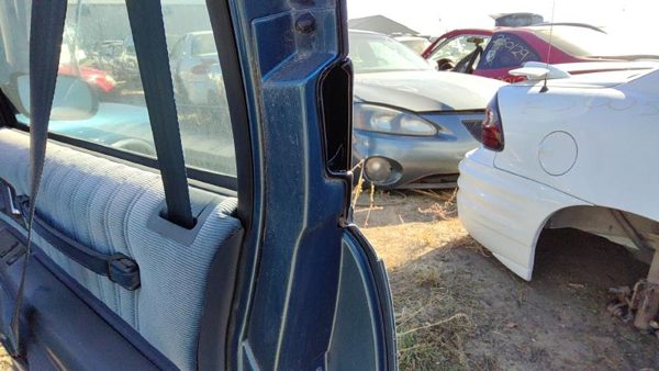 88-91 Olds Cutlass Cierra Passenger Right Trim Panel Moulding From Door Oem Blue — photo 6