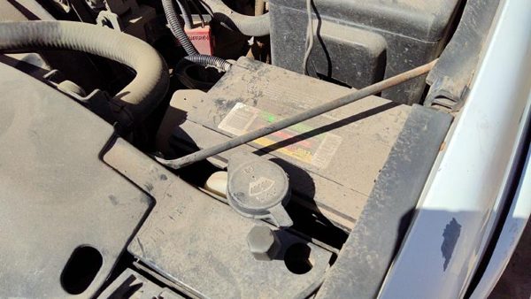 2005 GMC Sierra Washer Bottle 1500 Hd — photo 5