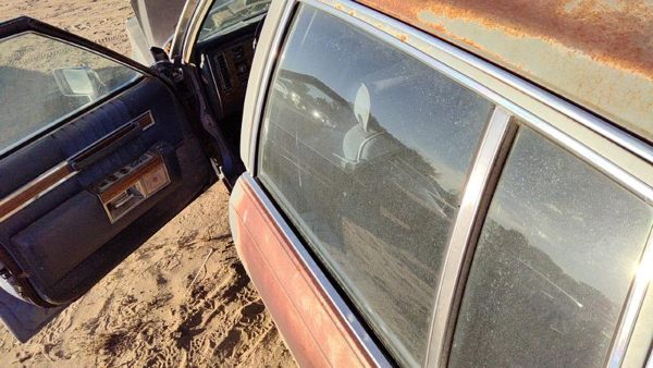 1980-84 Deville Sedan Driver Left Rear Side Window Door Glass Oem Back 20104733 — photo 2