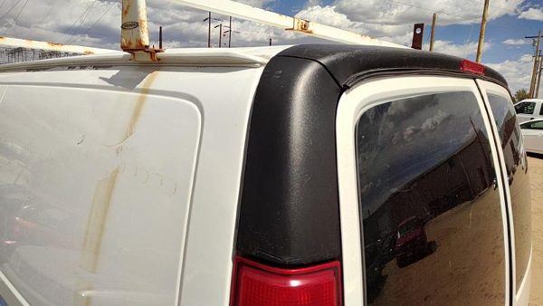 03-24 Chevy Express Van Driver Left Rear Moulding On Quarter Panel Oem — photo 1