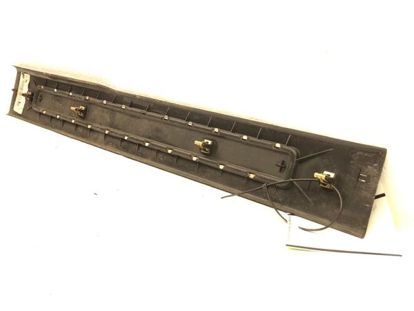 2007 Yukon Xl Denali Passenger Right Lower Sill Step Trim Panel Oem 5848386 — photo 3