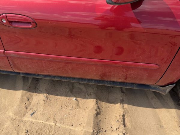 2000-2007 Ford Taurus Passenger Right Front Moulding From Door Oem Primed Red — photo 1