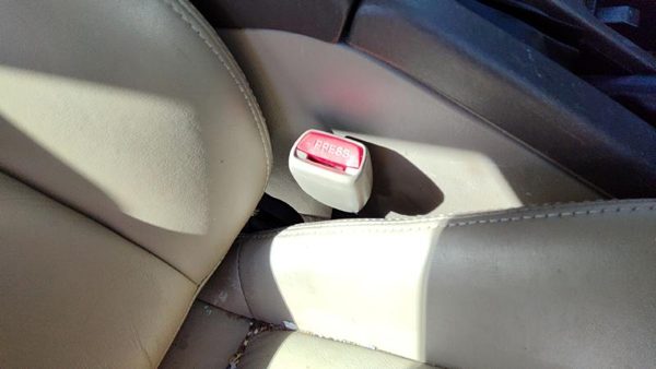 00 01 Legacy Outback Passenger Right Front Seat Belt Buckle Receiver Oem Tan 040 — photo 3