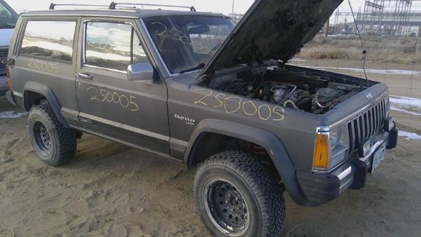 1985 Jeep Cherokee — vehicle photo 1
