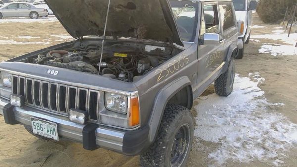 1985 Jeep Cherokee — vehicle photo 3