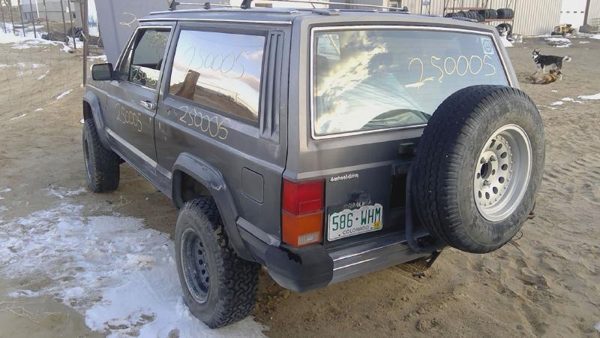 1985 Jeep Cherokee — vehicle photo 6