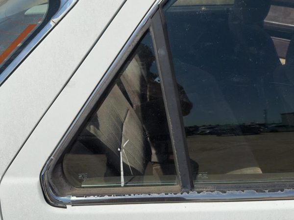 86-89 Accord Lx Passenger Right Rear Vent Window Back Door Glass With Frame Oem — photo 3