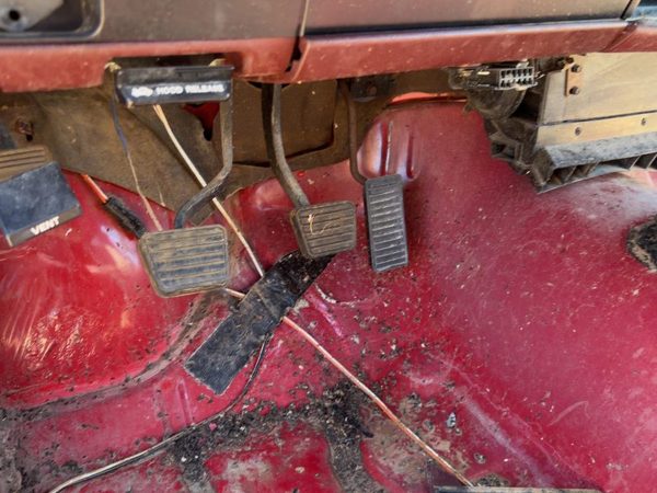 1982-1994 Chevy S10 Pickup Complete Clutch And Brake Pedal Assembly Oem — photo 1